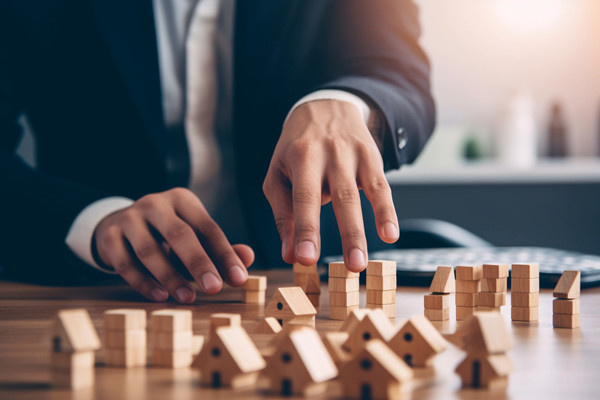 面對復(fù)雜市場環(huán)境，集團(tuán)管控咨詢?nèi)绾未_保企業(yè)穩(wěn)健前行？