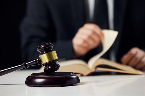 企業文化分析：男子連續工作超8小時休息3分鐘被開