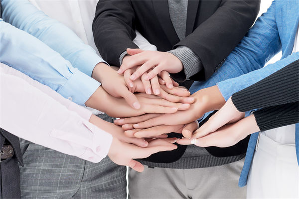 網民蹭流量編造著火謠言被行拘，企業文化怎么看？